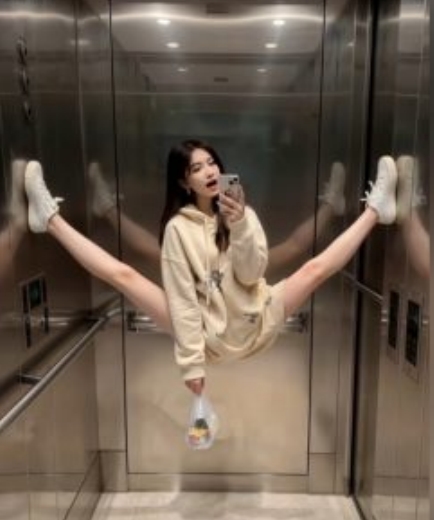 AI生成电梯一字马美女制作教程，条条流量上万，别再在外面被割韭菜了，全流程实操-沐风资源库
